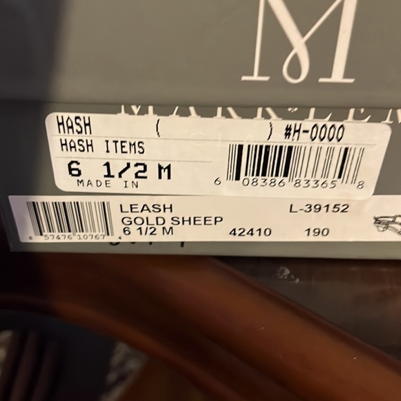 (155)NWT ladies gold sandals with heels. By Mark & Kemp(Walking Cradles. 6 1/2 - Picture 8 of 8